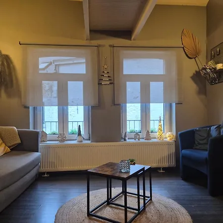 Appartement Au Centre De Chimay, Arrivee Autonome *